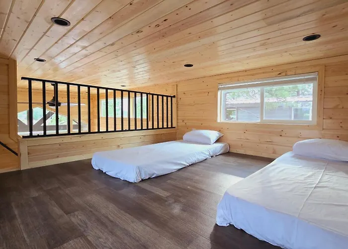 Cabins With A Mountain View 4A